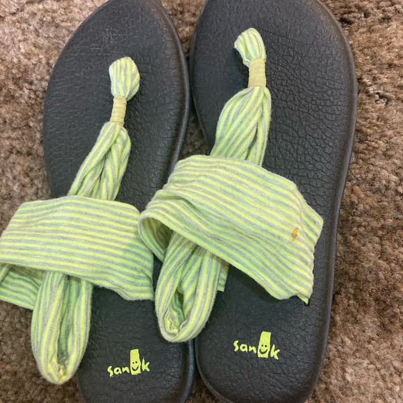 Sanuk Sandals - Picture 5 of 6